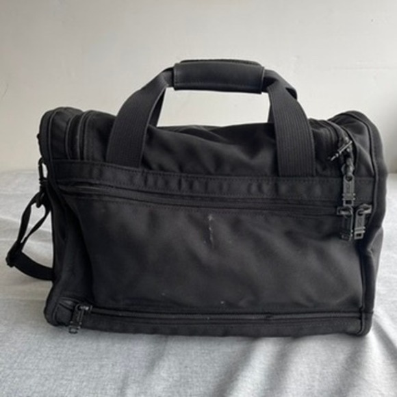 Tumi Black Ballistic Nylon Alpha Sport Small Carry-On Duffle Bag 261D3 USA - Picture 2 of 16